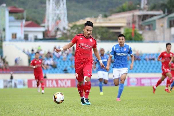 Tin bóng đá Việt hôm nay, Hữu Thắng, CLB Tp.HCM, trọng tài